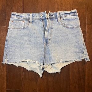 Abercrombie & Fitch The Mom High Rise Light Blue Jean Short Curve Love